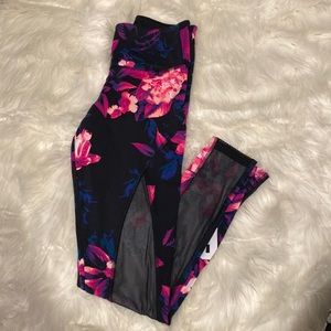 VS yoga pants